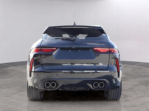 2022 Jaguar F-PACE SVR