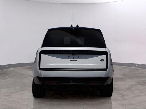 Ostuni Pearl White 2023 Land Rover Range Rover P530 SE