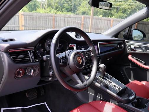 2024 Porsche Macan S