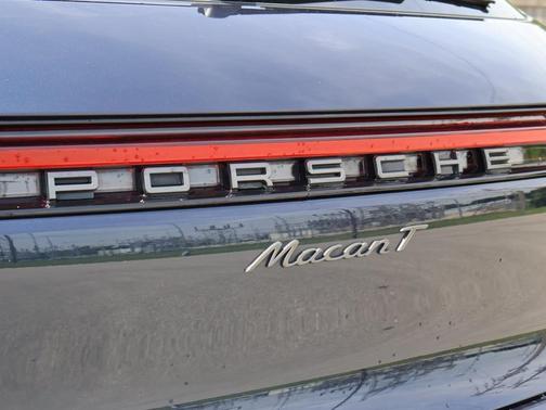 2023 Porsche Macan T
