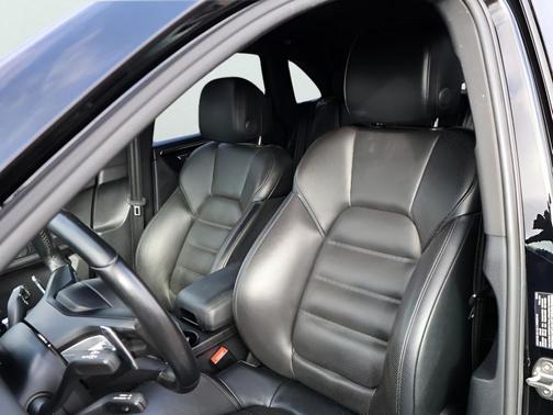 2024 Porsche Macan S