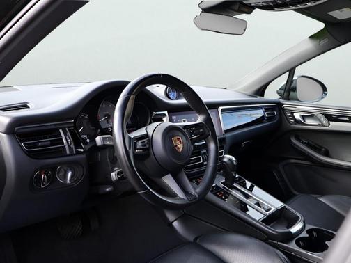 2024 Porsche Macan S