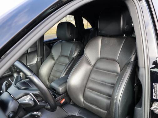 2024 Porsche Macan S