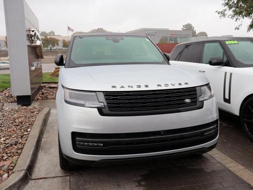 2025 Land Rover Range Rover P550e SE