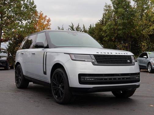 2025 Land Rover Range Rover P550e SE