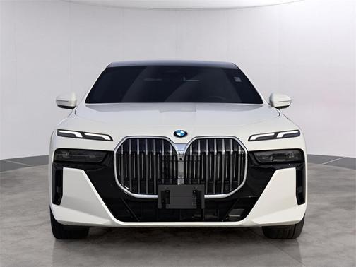 2025 BMW 740 i xDrive