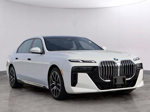2025 BMW 740 i xDrive