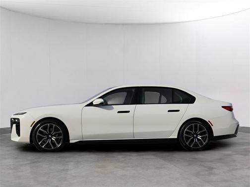 2025 BMW 740 i xDrive