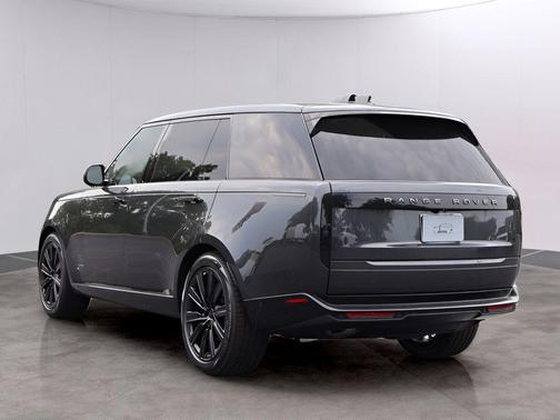 Carpathian Grey 2026 Land Rover Range Rover P400 SE 7 Seat