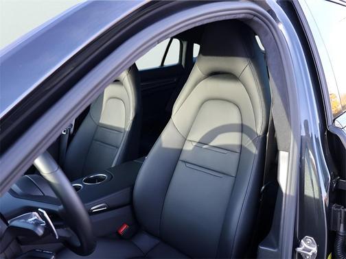 2022 Porsche Panamera Turbo S Executive