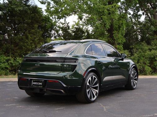 Oak Green Metallic 2024 Porsche Macan Turbo