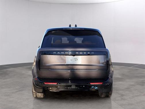 2026 Land Rover Range Rover P530 SE