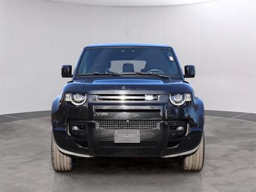 2024 Land Rover Defender P400 X-Dynamic SE