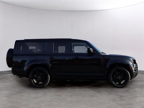 2024 Land Rover Defender P400 X-Dynamic SE