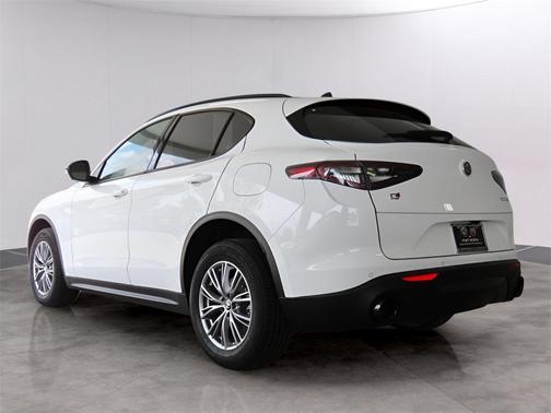 2024 Alfa Romeo Stelvio Base