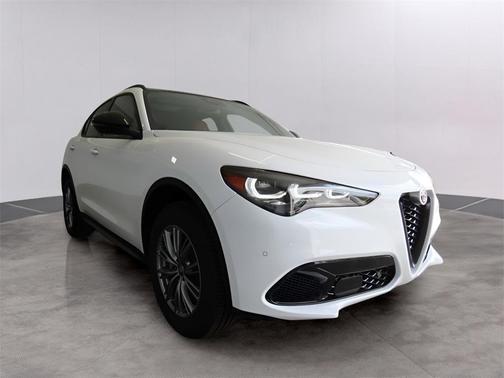 2024 Alfa Romeo Stelvio Base