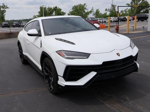 2023 Lamborghini Urus S