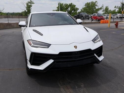 2023 Lamborghini Urus S