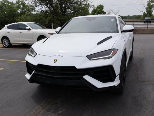 2023 Lamborghini Urus S