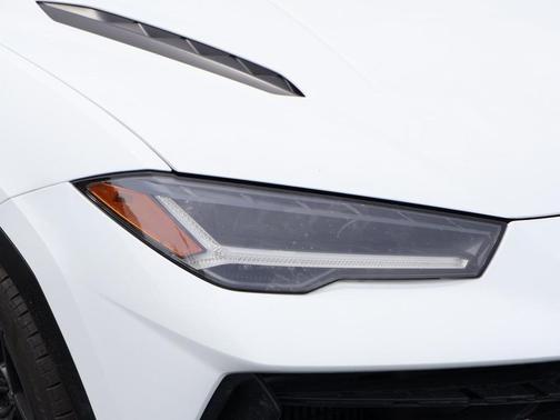 2023 Lamborghini Urus S