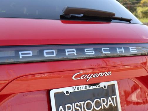 2021 Porsche Cayenne Base