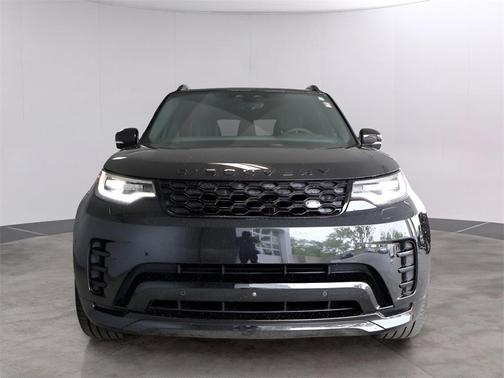 2024 Land Rover Discovery P300 Dynamic SE