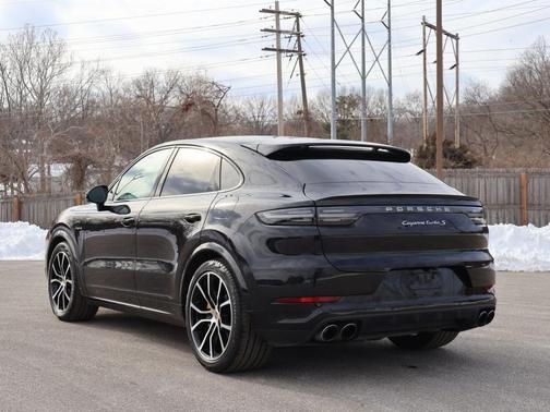 2023 Porsche Cayenne Turbo S