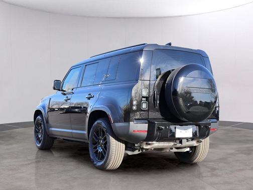 2026 Land Rover Defender 110 S