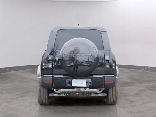 2026 Land Rover Defender 110 S