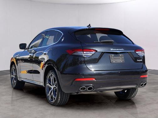 Nero Ribelle Metallic 2023 Maserati Levante GT