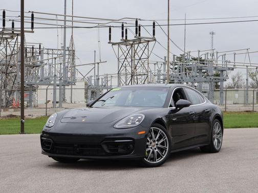 2022 Porsche Panamera 4S