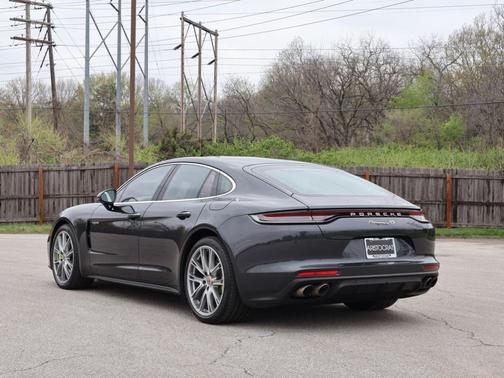 2022 Porsche Panamera 4S