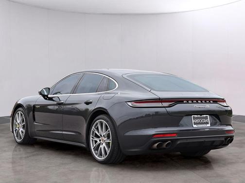 Volcano Grey Metallic 2022 Porsche Panamera 4S