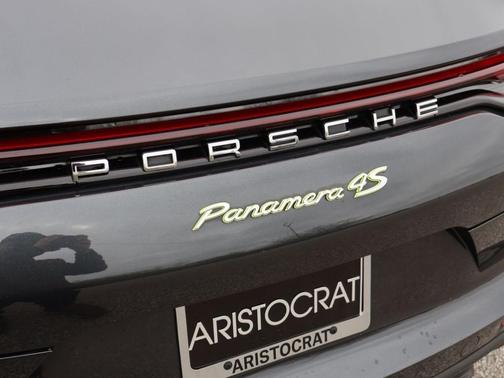 Volcano Grey Metallic 2022 Porsche Panamera 4S