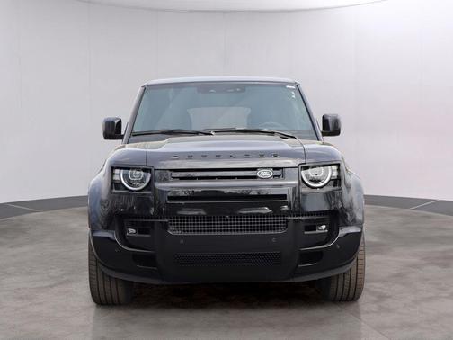 Santorini Black 2026 Land Rover Defender P500 V8