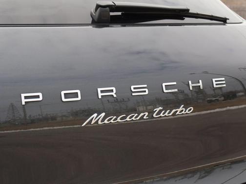 2018 Porsche Macan Turbo