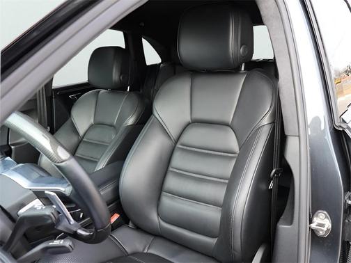 2018 Porsche Macan Turbo