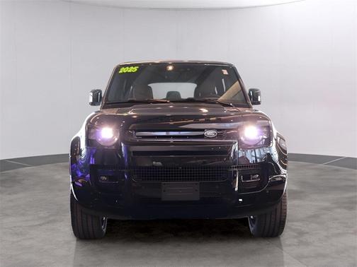 2025 Land Rover Defender P400 X-Dynamic SE