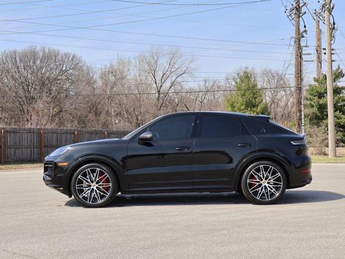 2025 Porsche Cayenne GTS