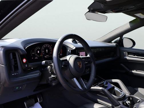 2025 Porsche Cayenne GTS