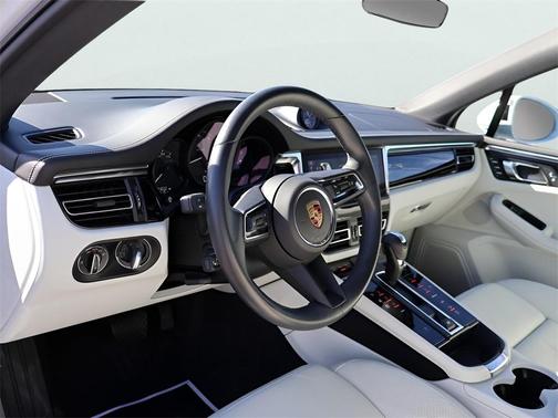 2023 Porsche Macan 