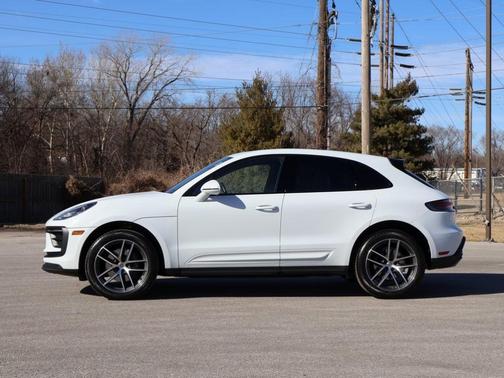 2023 Porsche Macan 