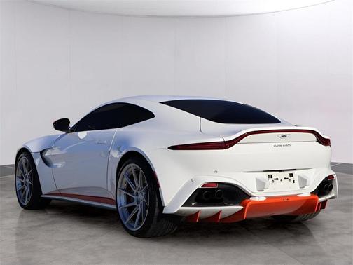 2020 Aston Martin Vantage Base