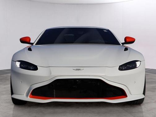 2020 Aston Martin Vantage Base
