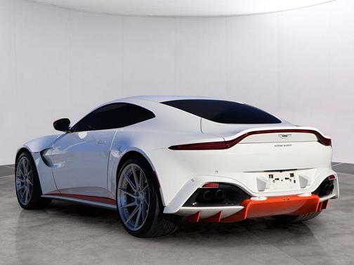 2020 Aston Martin Vantage Base