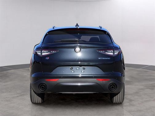 2025 Alfa Romeo Stelvio Base