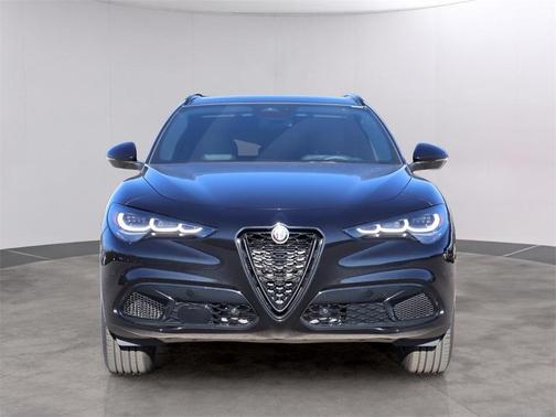 2025 Alfa Romeo Stelvio Base