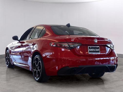 2025 Alfa Romeo Giulia Base