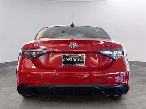 2025 Alfa Romeo Giulia Base