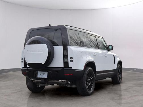 2026 Land Rover Defender 110 S